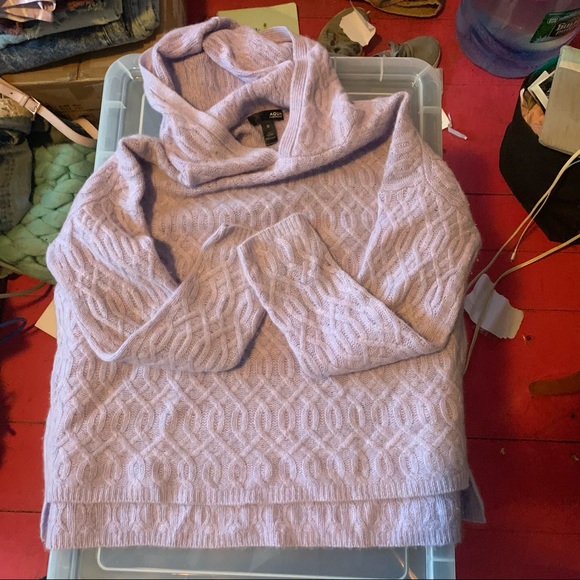 Cashmere Cable Knit Sweater - Picture 2 of 9